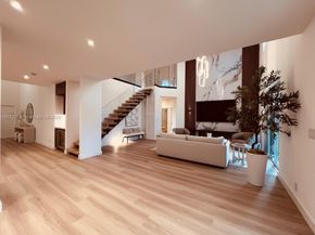 804 Crestview Cir, Weston FL 33327