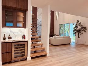 804 Crestview Cir, Weston FL 33327