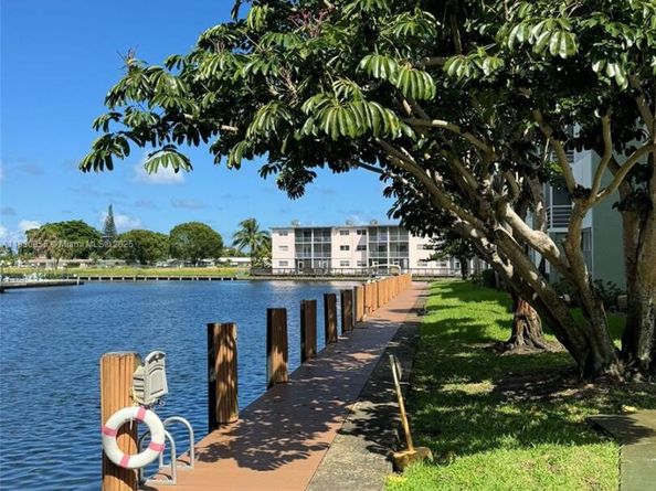 2761 Taft St 110, Hollywood FL 33020