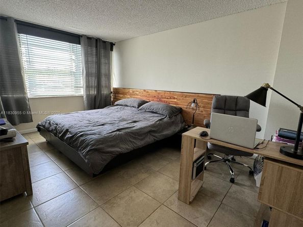 2761 Taft St 110, Hollywood FL 33020