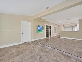 818 NE 3rd St, Hallandale Beach FL 33009