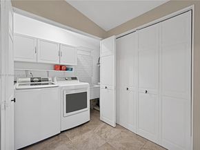 818 NE 3rd St, Hallandale Beach FL 33009