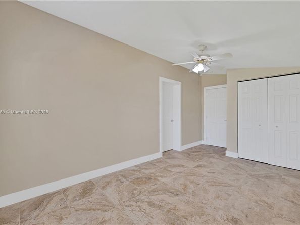 818 NE 3rd St, Hallandale Beach FL 33009