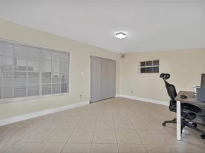 818 NE 3rd St, Hallandale Beach FL 33009