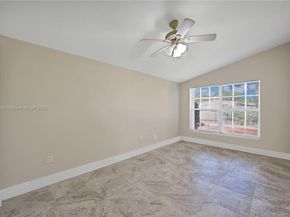 818 NE 3rd St, Hallandale Beach FL 33009