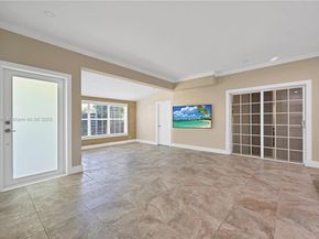 818 NE 3rd St, Hallandale Beach FL 33009