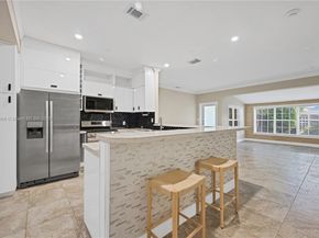 818 NE 3rd St, Hallandale Beach FL 33009