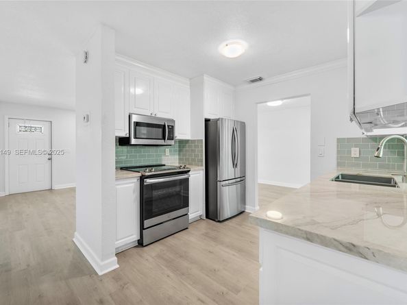 1131 NW 90th Way, Plantation FL 33322