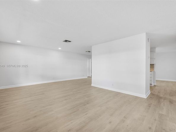 1131 NW 90th Way, Plantation FL 33322