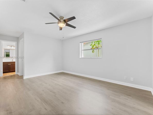 1131 NW 90th Way, Plantation FL 33322