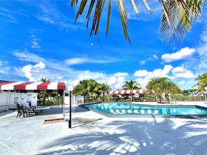 20311 NE 2nd Ave J1, Miami FL 33179