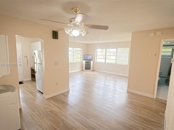 20311 NE 2nd Ave J1, Miami FL 33179