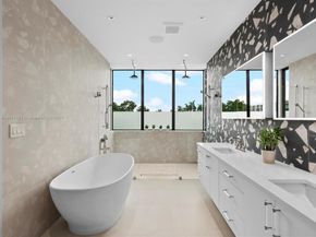 1736 SE 14th St, Fort Lauderdale FL 33316