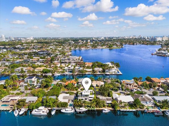 1736 SE 14th St, Fort Lauderdale FL 33316