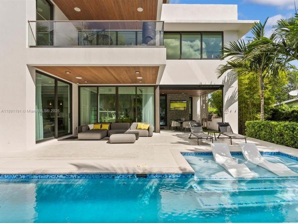 1736 SE 14th St, Fort Lauderdale FL 33316