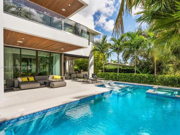 1736 SE 14th St, Fort Lauderdale FL 33316