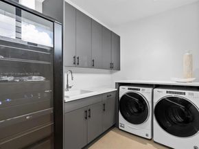 1736 SE 14th St, Fort Lauderdale FL 33316