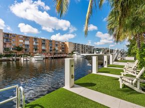 1736 SE 14th St, Fort Lauderdale FL 33316