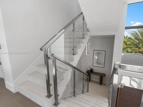 1736 SE 14th St, Fort Lauderdale FL 33316