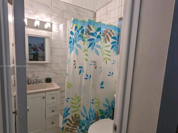 3740 W 5th Ct, Hialeah FL 33012
