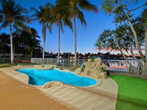 1537 Victoria Isle Way, Weston FL 33327