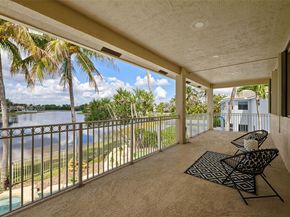 1537 Victoria Isle Way, Weston FL 33327