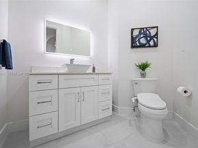 1537 Victoria Isle Way, Weston FL 33327