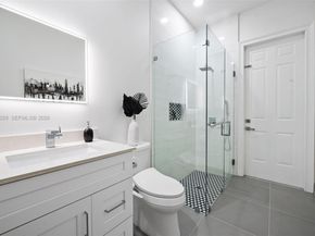 1537 Victoria Isle Way, Weston FL 33327