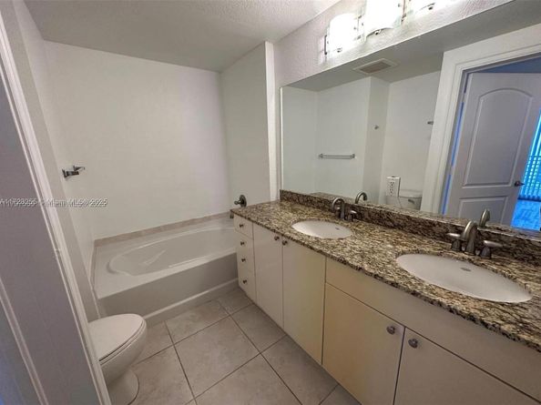 1830 Radius Dr 810, Hollywood FL 33020