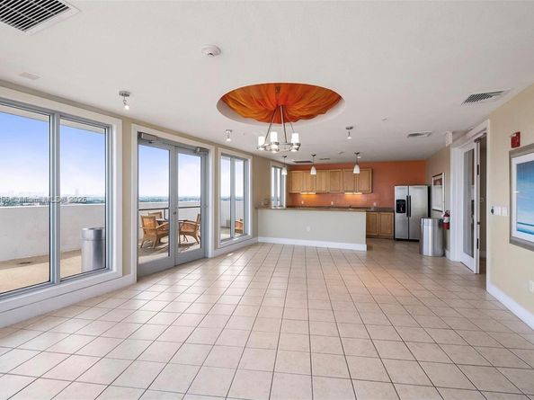 1830 Radius Dr 810, Hollywood FL 33020