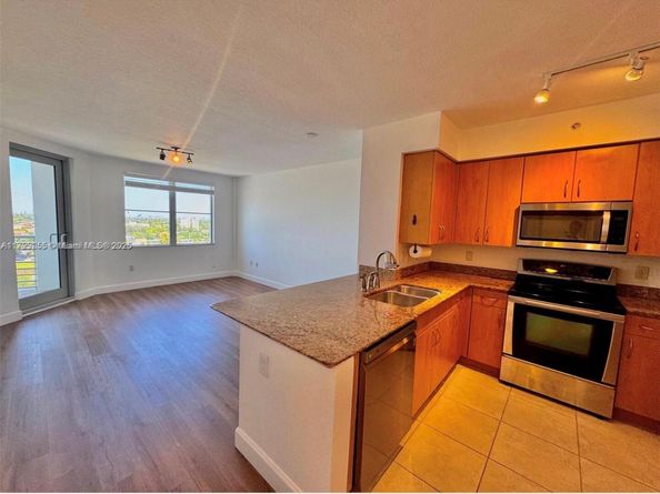 1830 Radius Dr 810, Hollywood FL 33020