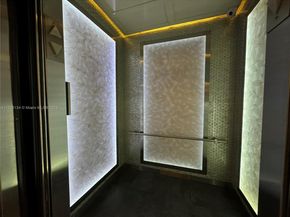 90 SW 3 St 3210, Miami FL 33130