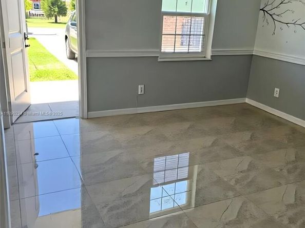 1698 NE 182nd St, North Miami Beach FL 33162