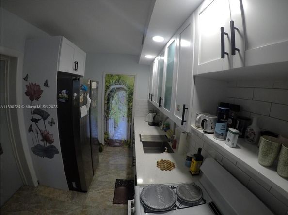 1698 NE 182nd St, North Miami Beach FL 33162