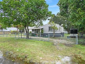 2615 NW 114th St, Miami FL 33167