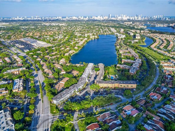 445 NE 195th St 330, Miami FL 33179