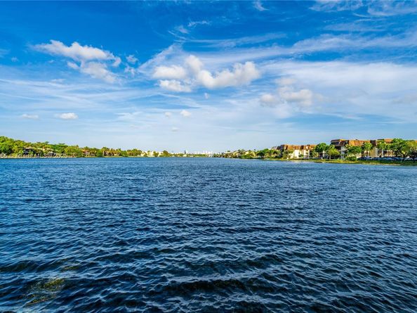 445 NE 195th St 330, Miami FL 33179