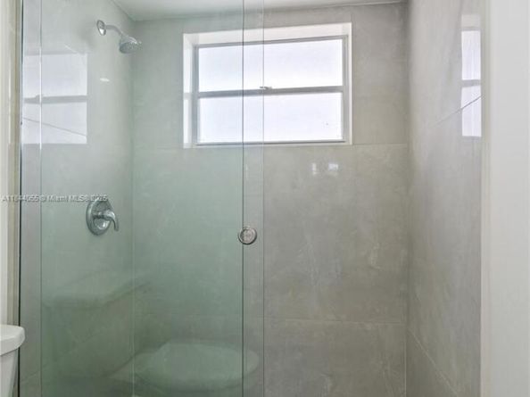 445 NE 195th St 330, Miami FL 33179