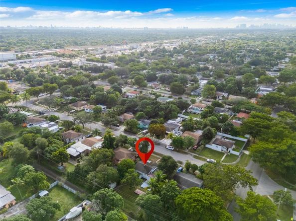 975 NW 134th St, North Miami FL 33168