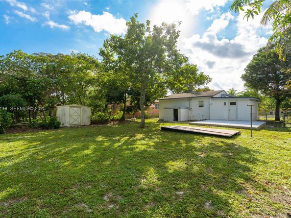 975 NW 134th St, North Miami FL 33168