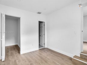 975 NW 134th St, North Miami FL 33168