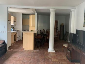 1037 NW 30th St