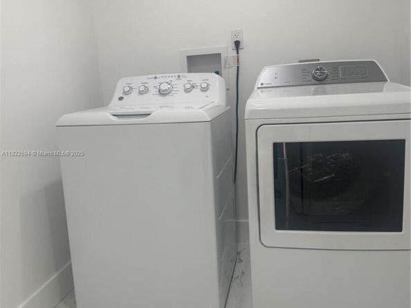 232 SW 22nd St, Fort Lauderdale FL 33315