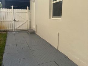 232 SW 22nd St, Fort Lauderdale FL 33315