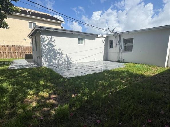 232 SW 22nd St, Fort Lauderdale FL 33315