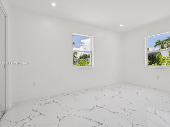 232 SW 22nd St, Fort Lauderdale FL 33315