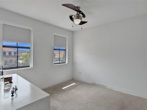 1007 NW 99th Ct, Miami FL 33172