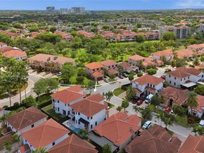 1007 NW 99th Ct, Miami FL 33172