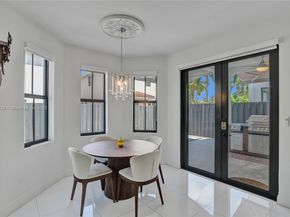 1007 NW 99th Ct, Miami FL 33172