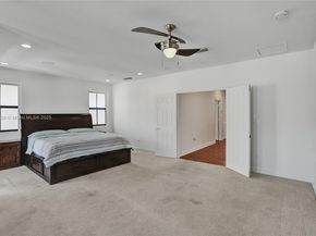 1007 NW 99th Ct, Miami FL 33172